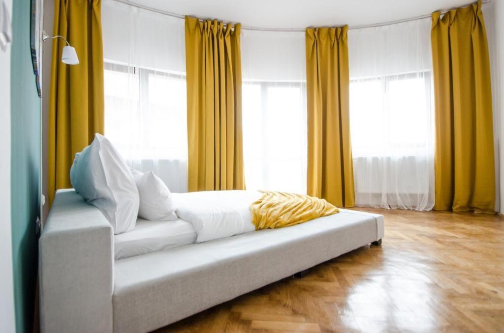 Stylized And Modern Apartment In Bukarest Exteriör bild