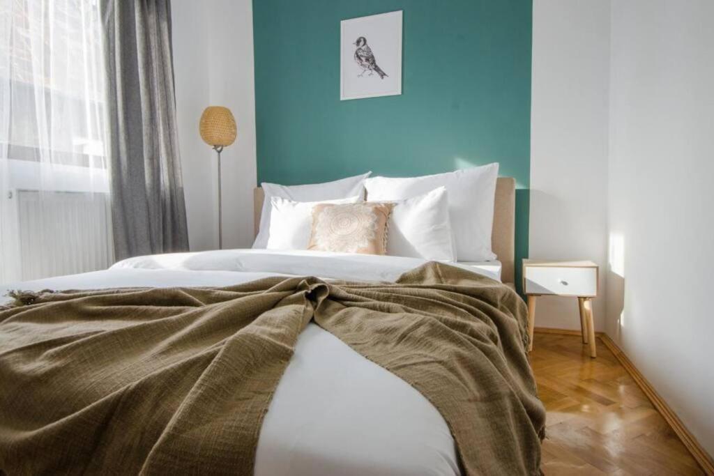 Stylized And Modern Apartment In Bukarest Exteriör bild